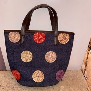 Cute polka dot handbag!!